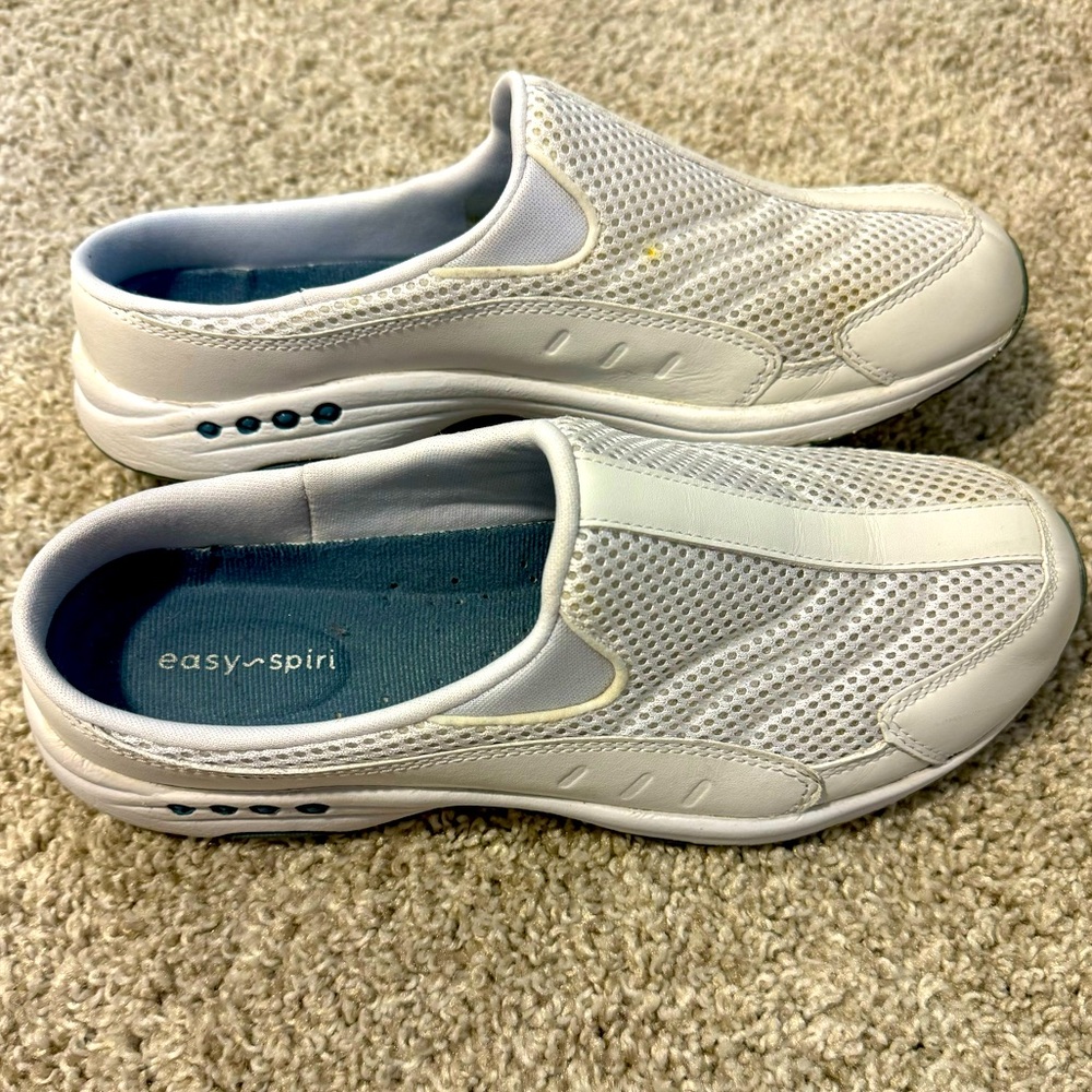 Easy Spirit white traveltime sneakers